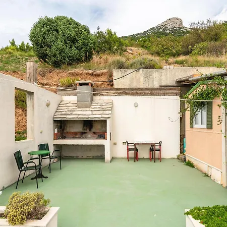 Holiday home Awesome In Nereziska With House Sea View Nerezisca